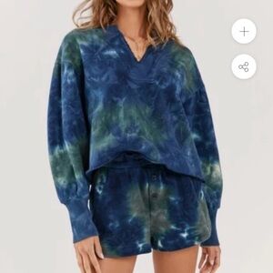 Something Navy Split Neck sweatshirt, Size Small